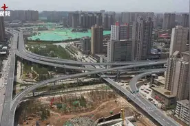 西安新兴南路快速路项目幸福立交四条匝道通车 提前一个半月完工视频封面