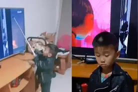 男孩拿铁棍猛砸电视机，挨妈妈揍后委屈说出原因：电视机里有怪兽视频封面