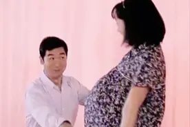 金婚：文丽挺着大肚子要跳舞，跳着跳着竟然生了，佟志吓坏了！视频封面