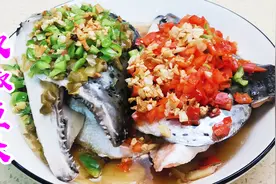 你的“蒸鱼”不够鲜？3分钟1个步骤去腥又美味，好看又好吃视频封面