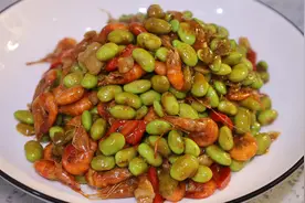 小河虾炒毛豆太鲜了、这道菜一上桌今晚的米饭又要不够了视频封面