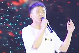 大学里面人才多，学长一首《清明上河图》，台下学妹们沸腾了视频封面