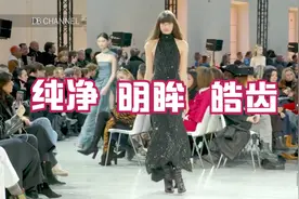 拥有特别纯净的雪白肌肤，明亮而深邃的棕色眼睛，超美的欧美超模视频封面
