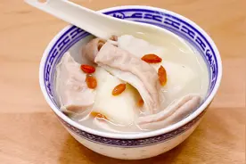 猪肚汤，切记别直接下锅煮，教你一招，汤汁奶白香浓，太好喝了视频封面
