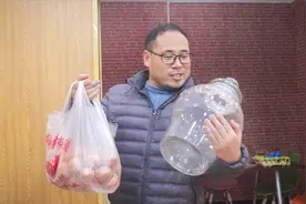 阿飞应网友要求腌鸡蛋，买的罐子比鸡蛋还贵：这罐子用处大着呢视频封面