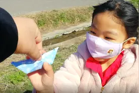 父女俩真能折腾，为了让女儿开心，爸爸也是费尽心思视频封面