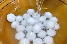 煮元宵的正确做法，切记不要直接下锅，加2个步䠫，不破皮不露馅视频封面