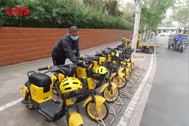 石家庄：共享电单车的头盔去哪了？河青帮忙记者带您一探究竟视频封面