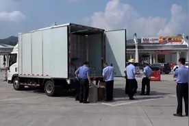 梅州警方截获一跨省非法运输假烟货车，涉案总值约657万元视频封面