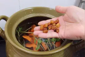 客家土猪枸杞汤，孩子阳康后煲一锅来喝，连吃了2碗饭，营养开胃视频封面