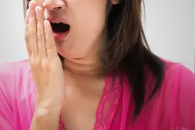 体内有癌，嘴巴先知！长时间口臭、反酸胃胀，或是胃癌已“到访”