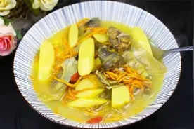 饭店大厨教你甲鱼汤的做法，加点淮山一起炖，肉香汤鲜还营养美味视频封面
