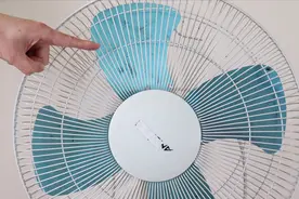 不管电风扇有多脏，不用拆机，简单一招，灰尘污垢自己往下掉视频封面