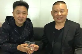 盘点于谦酒后的趣闻，李咏爆料谦哥酒后跳舞，嫌老爷子结婚不叫他视频封面