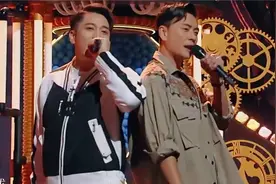 黄宗泽吴卓羲帅气亮相，演唱《DiDaDi》，满满的欢乐气氛丨星期六视频封面