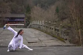 武当剑第一剑法，飘逸灵动，凌云剑法干净潇洒，成逍遥谷一道美景视频封面