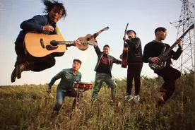 从煤矿工人到乐队主唱，他们为打工人歌唱20年视频封面