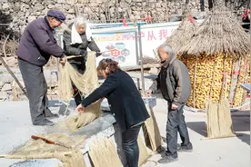 你吃过的纯手工红薯粉条就是这样来的，涨姿势了吧？视频封面