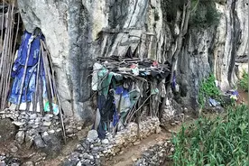 广西隐居高人住深山洞穴好几十年，寒冬到了，薄薄的毛毯如何过冬视频封面