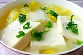 教你做豆腐白菜粉丝汤，清淡鲜甜又营养，老少皆宜，尤其适合女人视频封面