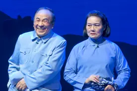 豫剧名家任宏恩78岁与汤玉英约会被儿女发现，感叹说谈恋爱不容易视频封面