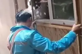 工人高空作业被住户泼水数次，云南通报：依法处理视频封面