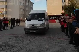 最后一批蓝天救援队撤出土耳其马拉蒂亚 当地居民夹道鼓掌欢送视频封面