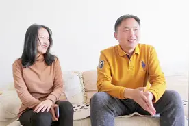 女护士和男医生相亲一见钟情，俩人的对话从开头笑到结尾，真有趣视频封面