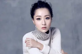 “浪姐”中的隐形富豪，白冰一件裙子4万2，豪横仅次于王丽坤视频封面