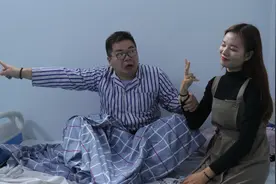 二货做手术，医生竟将手术刀落在了肚子里，内容爆笑视频封面
