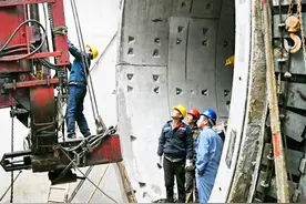体重2800吨！它是修地铁隧道的利器 每天挖20公分是全世界最快视频封面