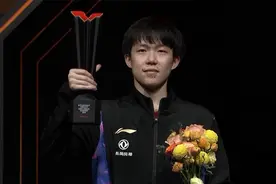 王楚钦夺冠眼眶红了！谁注意到刘国梁的举动：大度握手张本智和视频封面