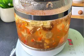 孩子喜欢吃上火的东西，嘴巴有异味的，可以多煮这个茅根雪梨水喝视频封面