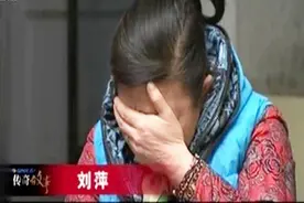 房东丈夫不幸瘫痪在床，家里重担一人承担，要照顾别人丢弃的孩子视频封面