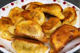 煎饺的正确做法，不用解冻不用煮，上锅直接煎，出锅后金黄酥脆视频封面