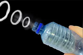 神奇！矿泉水瓶能喷出圈圈烟雾？4个疯狂的科学小实验
