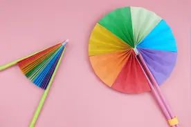 教你折漂亮的彩色扇子，小朋友都喜欢，手工DIY折纸教学视频封面