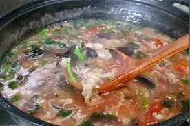 手工面筋汤，好吃做法教你，香浓顺滑超开胃，88岁爷爷最爱的美食视频封面
