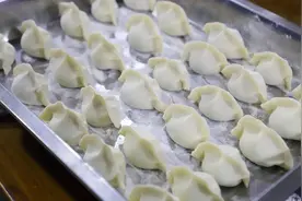 开饺子馆肉太贵怎么办？大厨教你鸡肉水饺技术，毛利高，客人喜欢视频封面