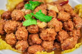 肉丸子的家常做法，厨师长的教程简单易学，口感香糯，软中带筋视频封面