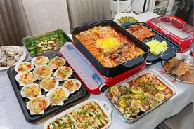 周末小聚，高颜值多功能锅蒸煮烤煎一体，一锅搞定10人餐，太方便视频封面