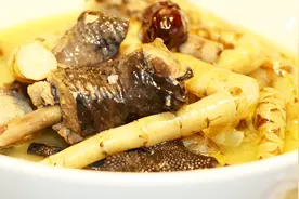 冬季滋补养身汤，虫草参炖乌鸡，营养丰富，汤鲜味美视频封面