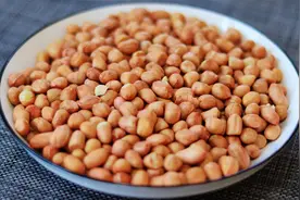 盐炒花生，用3包盐，炒出浓郁的香味，一点也不油腻视频封面