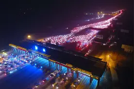 高速堵车的真正原因，原来并不是事故……我们一直都想错了！视频封面