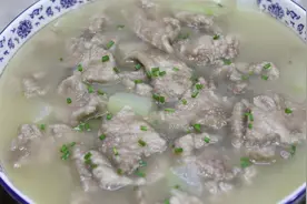 滑肉汤的正确做法，肉片上浆有秘诀，肉片鲜嫩晶莹剔透，汤汁清澈视频封面