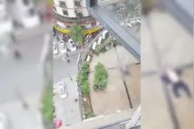 湖南16岁高中生杀死21岁姐姐后跳楼自杀 前一天是母亲生日视频封面