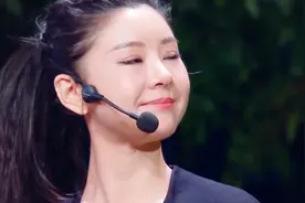 李小萌深情表白丈夫王雷，感人演讲，张可盈都不忍落泪视频封面