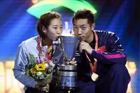 许昕带韩国美女夺世界冠军，拥抱庆祝 难怪石川盼望和马龙打混双视频封面