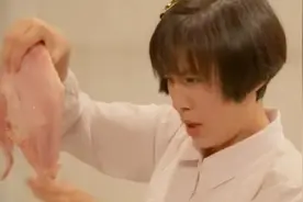 少女天生拥有隔空取物超能力，随意取出舍友内脏，却发现可怕秘密视频封面