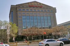 距离天安门广场500米的这家北京顶级俱乐部，老板是这位女富豪视频封面